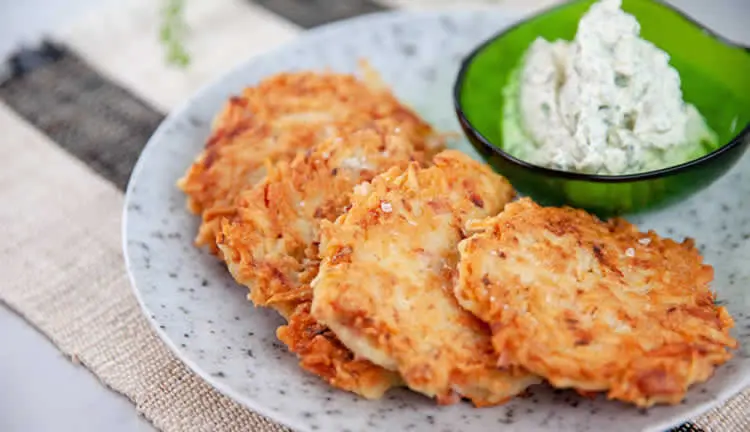 Galettes de pommes de terre aux oignons