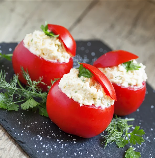 Tomates farcies au fromage frais